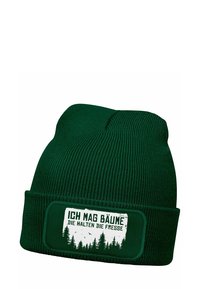 Green knitted beanie with a ribbed texture. Front patch features white text and forest graphic. Emblem displays "ICH MAG Bäume DIE HALTEN DIE FRESSE."