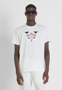 Unselected, cream