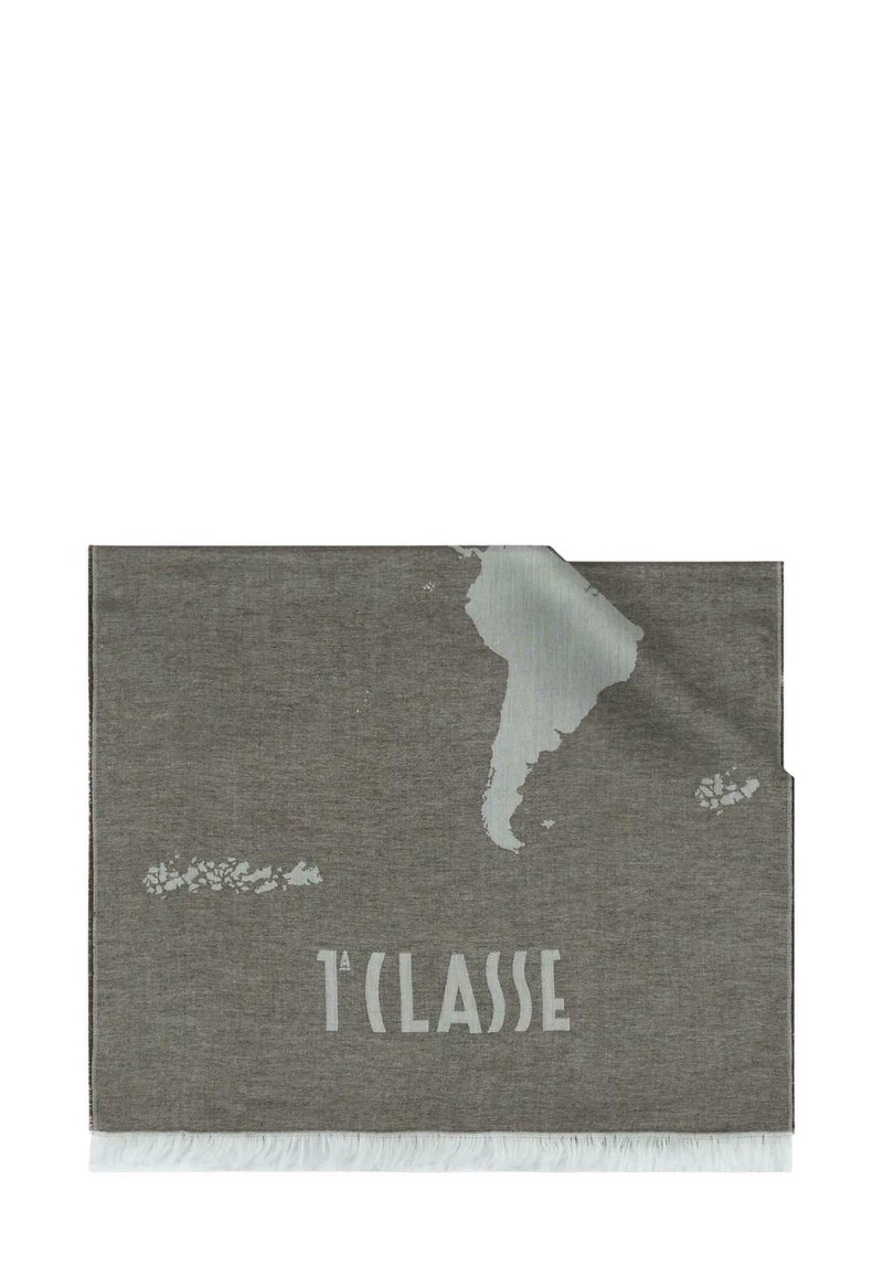 Una coperta grigia intrecciata presenta un design a mappa e il testo bianco "T'Classe", con bordi frangiati che aggiungono texture e dettaglio.