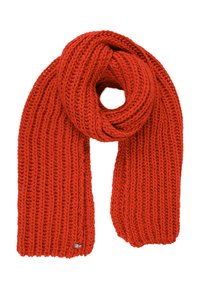 Écharpe rouge tricotée avec une texture épaisse, présentant un design en boucle. Comprend une petite étiquette logo à une extrémité.