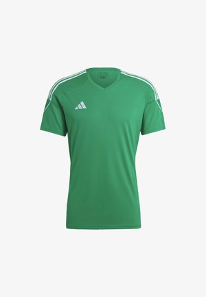 Maillot de sport vert avec un col en V, des manches courtes et trois bandes blanches sur les épaules. Fabriqué en tissu léger et lisse.