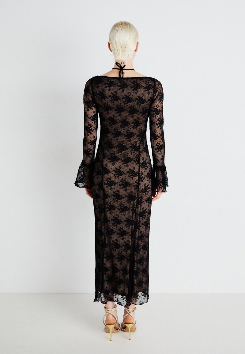 knee length dresses for ladies Gina Bacconi Jayna Crepe and Lace Dress Cream Navy SBZ5517  Izzi of Baslow