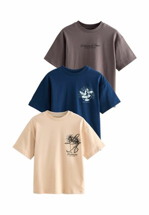 Next, SHORT SLEEVE GRAPHIC T-SHIRTS 3 PACK STANDARD - Print T-shirt - navy stone brown