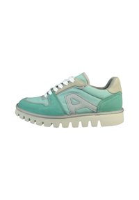 Sneaker z górną częścią z miętowego zamszu i skóry, z szarymi akcentami i białymi sznurowadłami. Gruba, teksturowana podeszwa zapewniająca dodatkową przyczepność.