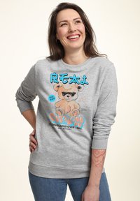 Grijze sweatshirt gemaakt van een katoenmix, met daarop een cartoonbeerafbeelding met een zonnebril en tekst. Lange mouwen met ribgebreide boorden.