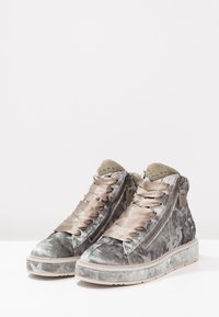 Kennel + Schmenger Sneakersy wysokie