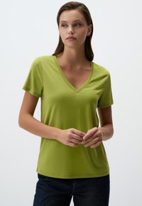 V-NECK SHORT SLEEVE - T-shirt basic - green
