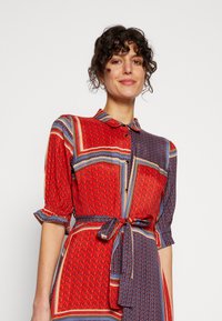 Kaffe KAVELANA - Maxi šaty - red ocre/orion blue