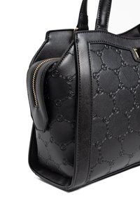 Borsa a mano sintetica nera con motivo impunturato, forma strutturata, zip in tonalità oro e doppi manici per una facile portabilità.