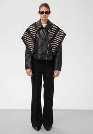 Soaked in Luxury, SLMONOSTRIPE SCARF - Šál - ganache monogram