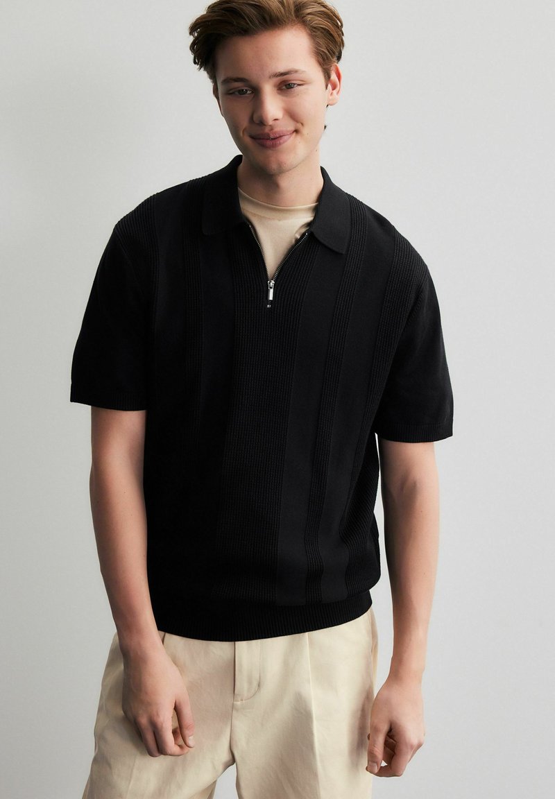 Next - REGULAR FIT TEXTURED QUARTER ZIP  - Polo shirt - black, Enlarge