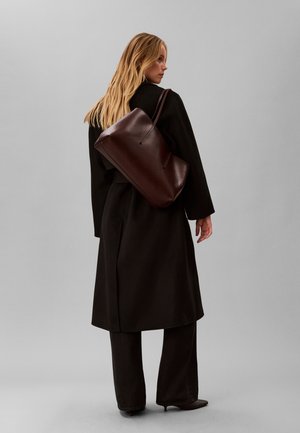 Calvin Klein, EMBLEM MEDIUM WORK - Τσάντα Tote - brown