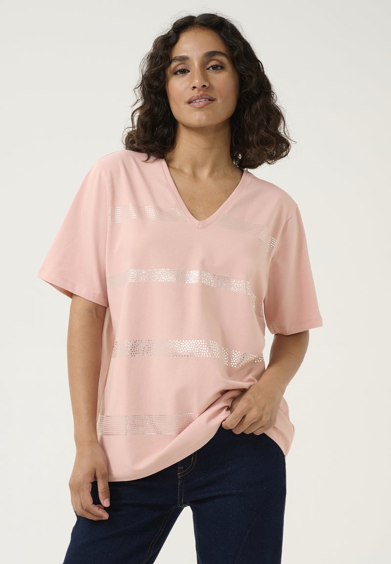 Roze V-hals T-shirt met korte mouwen, voorzien van metallic gestreepte accenten aan de voorkant. Gemaakt van een zachte, lichte stof.