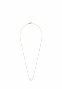 Gouden ketting met een delicate schakel en twee in elkaar grijpende hartpendanten in het midden, met een gladde textuur en een minimalistisch ontwerp.