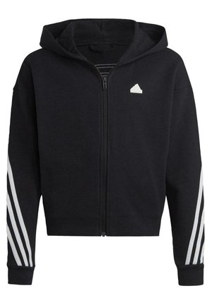 Sudadera negra con cremallera y una textura suave, que presenta un pequeño logo blanco en el pecho y tres rayas blancas a lo largo de las mangas.