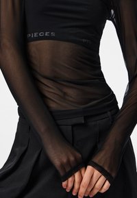 Pieces MIT PCNINNI - Top - black