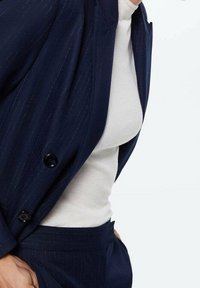 Mango Abrigo corto - royal blue
