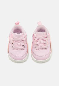 Jordan JORDAN FLIGHT COURT UNISEX - Sportcipő - pink foam/sail/muslin