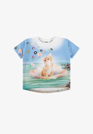 Koszulka bawełniana z krótkim rękawem, z jasnoniebieskim gradientem, kotem na muszli oraz kwiatowymi wzorami w różnych kolorach.