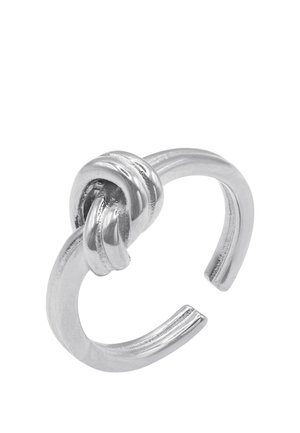 Srebrny otwarty pierścionek z pojedynczym węzłem na froncie, o gładkim, polerowanym wykończeniu.