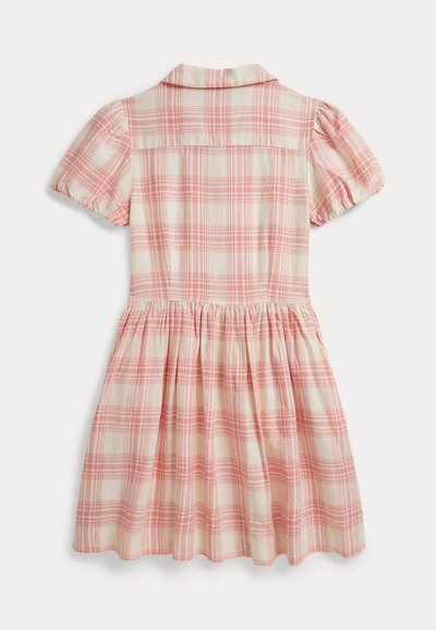 Φόρεμα με κοντά μανίκια, ροζ και άσπρο καρό σχέδιο, ζωνάκι στη μέση και κλασικό γιακά, εμφανιζόμενο από πίσω.