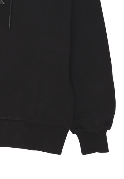 Felpa nera a maniche lunghe con polsini e orlo a costine, parzialmente visibile su sfondo bianco.