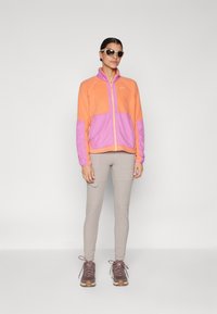 Helly Hansen RIG JACKET - Veste polaire - peach echo