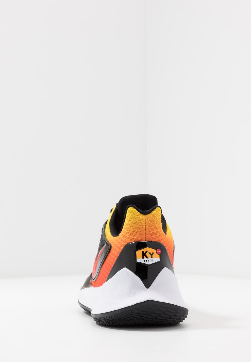Órgano digestivo pared Mecánica Nike Performance KYRIE LOW 2 - Basketball shoes - team orange/chile red/black - Zalando.de Órgano digestivo pared Mecánica Nike Performance KYRIE LOW 2 - Basketball shoes - team orange/chile red/black - Zalando.de