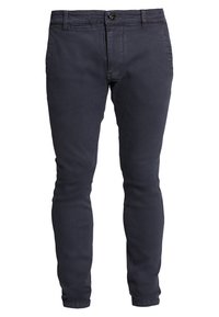 Tmavě modré kalhoty úzkého střihu s předním zapínáním na knoflík a zip, poutky na pásek a kapsami na bocích a mincovou kapsičkou.