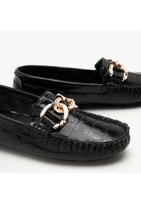 Desa Mokassin - black