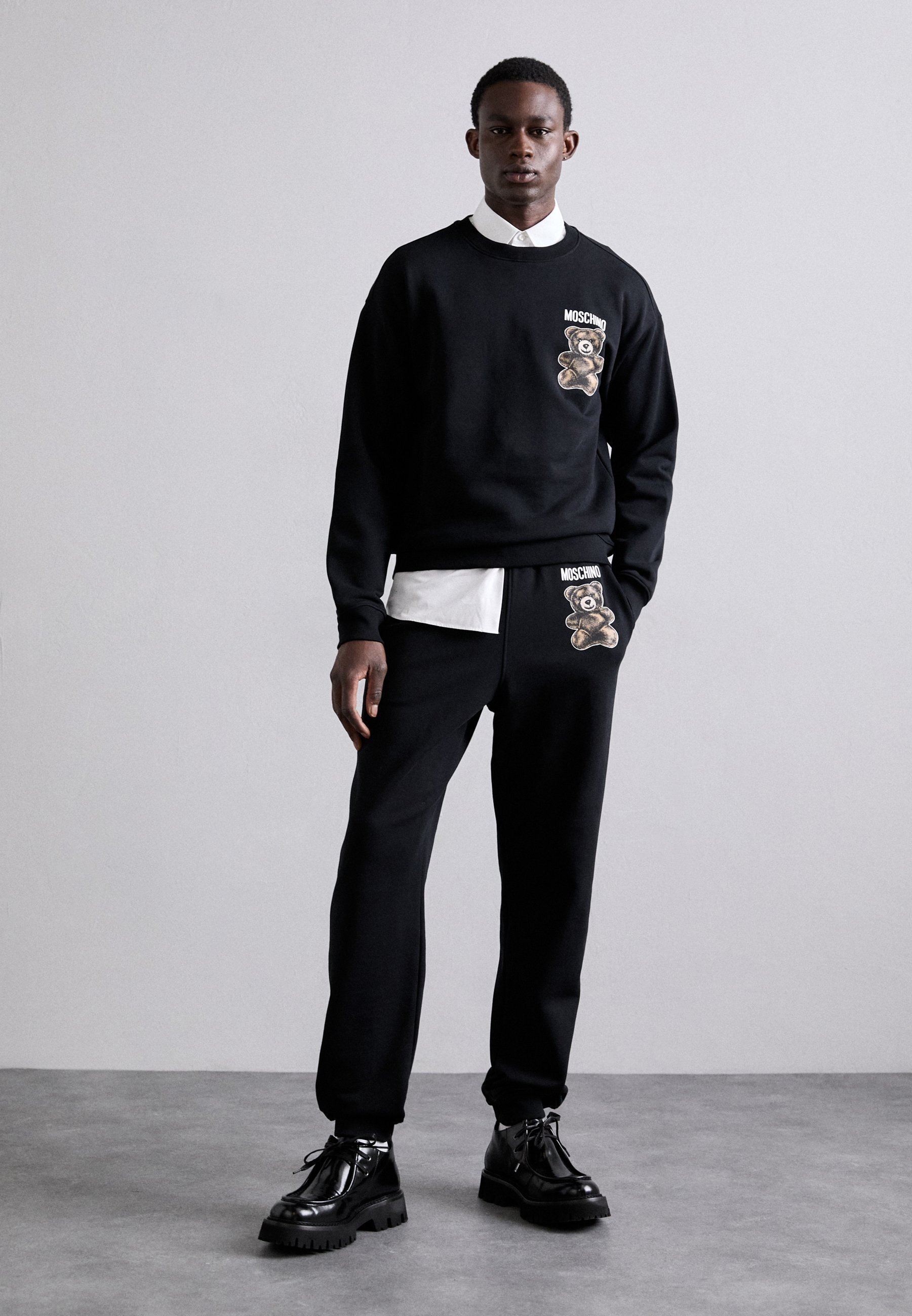 ★GLOWNY★TEDDY CONTRAST TRACKSUIT PANTS (CHOCO BEAR)★人気 MOSCHINO TEDDY BEAR - Tracksuit bottoms - multi black/black
