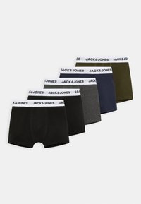 Pack de six boxers en noir, gris foncé, olive, marine et gris clair. Chacun présente une ceinture blanche avec le texte "JACK & JONES".