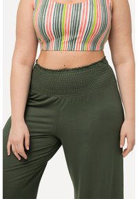 Ulla Popken HOME-MARLENE - Pyžamový spodní díl - olive