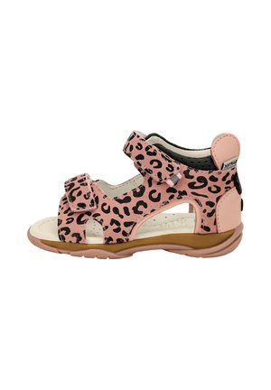 Roze sandalen met een luipaardprintdesign, gemaakt van zacht materiaal, met dubbele klittenbandsluitingen en een flexibele tan rubberen zool.