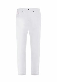 Pantaloni in denim bianco con design a gamba dritta, dotati di chiusura frontale con bottone, passanti per cintura e tasche posteriori con patch del logo.
