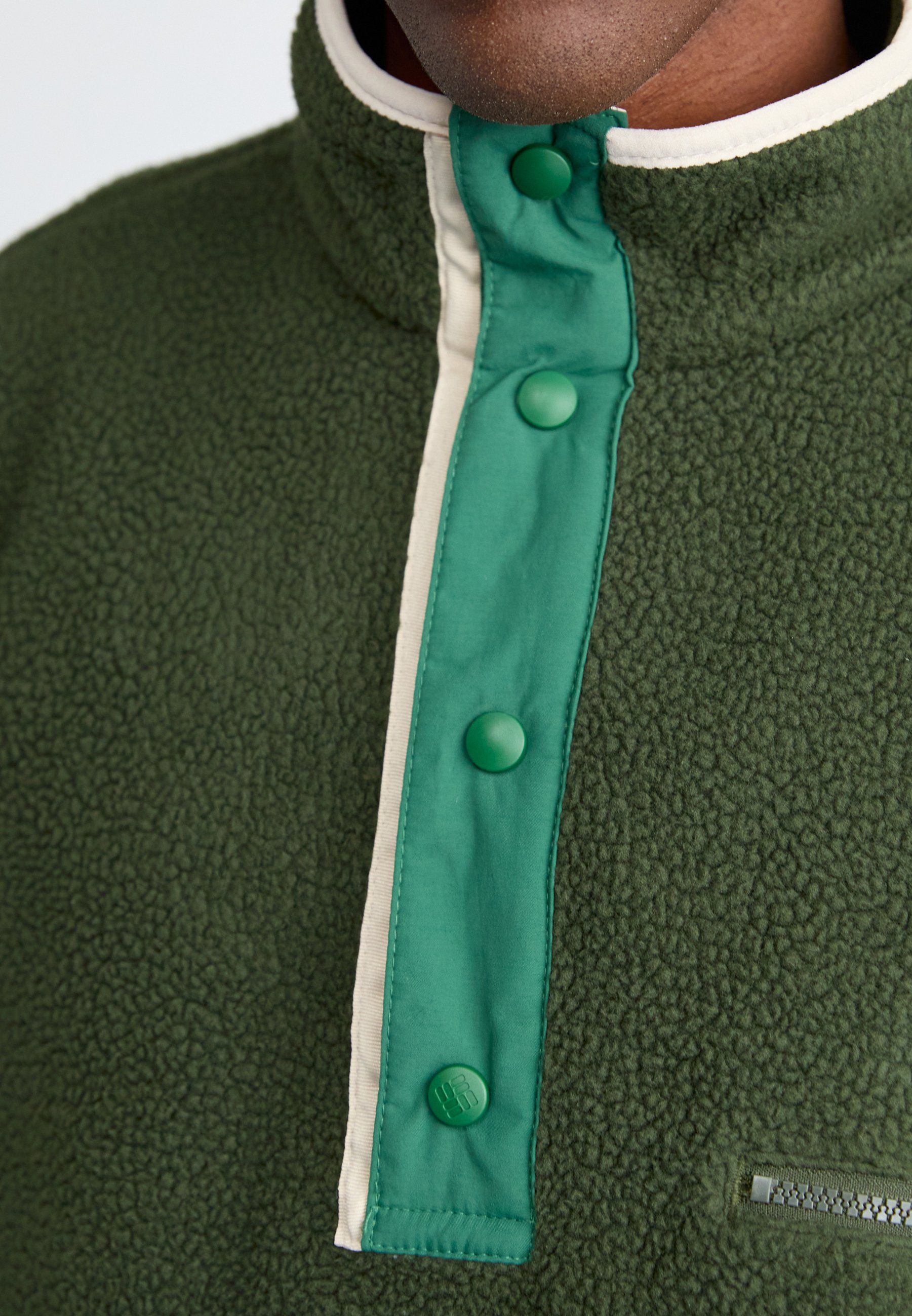 Columbia HELVETIA HALF SNAP - Fleece trui - greenscape/donkergroen