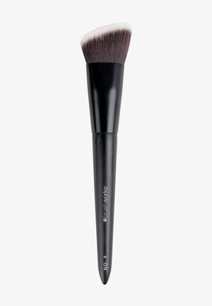 BRUSHWORKS NO. 9 ANGLED FLAT TOP FOUNDATION BUFFING BRUSH - Beauty-accessoire - black