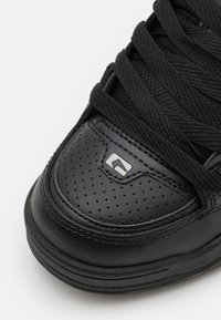Globe FUSION - Sapatilhas de skate - black/bronze
