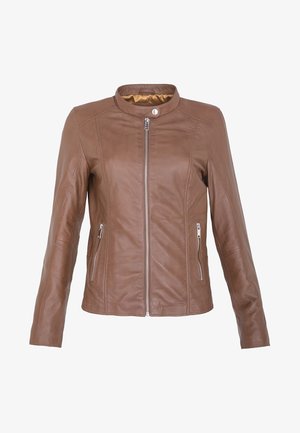 Bruine leren jas met rits aan de voorkant, opstaande kraag met drukknoop, en ritszakken aan de zijkant, afgebeeld op een witte achtergrond.