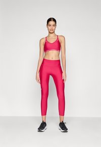 Under Armour CROSSBACK LOW - Sports-BH-er med lett støtte - shaded fuchsia/white