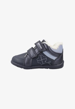 Chaussures d'hiver noires et grises pour enfants avec des bandes Velcro, doublure en polaire blanche et broderie de fleurs sur le côté.