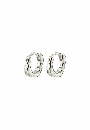 Paire de petites boucles d'oreilles créoles en argent avec un design de surface texturé, irrégulier et ondulé et des fermoirs à charnière.