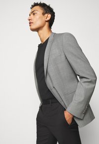 DRYKORN IRVING - Casaco de fato - light grey