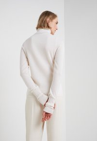 FTC Cashmere Pulover - pristine white