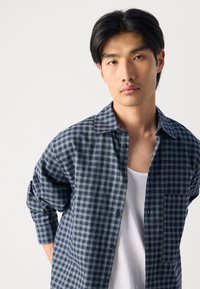 Scotch & Soda LIGHTWEIGHT CHECKED SHIRT - Shirt - sky captain