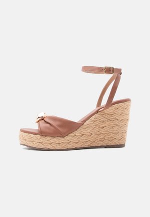 SOUDAN - Sandalias de tacón - cognac