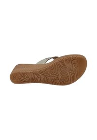 Sandalo con zeppa beige elevata e suola in gomma testurizzata, caratterizzato da una fascia argentata e design open toe, misura 38 contrassegnata sulla suola.