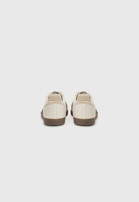 adidas Originals SAMBA OG UNISEX - Tenisice - alumina/medium dark khaki/gum