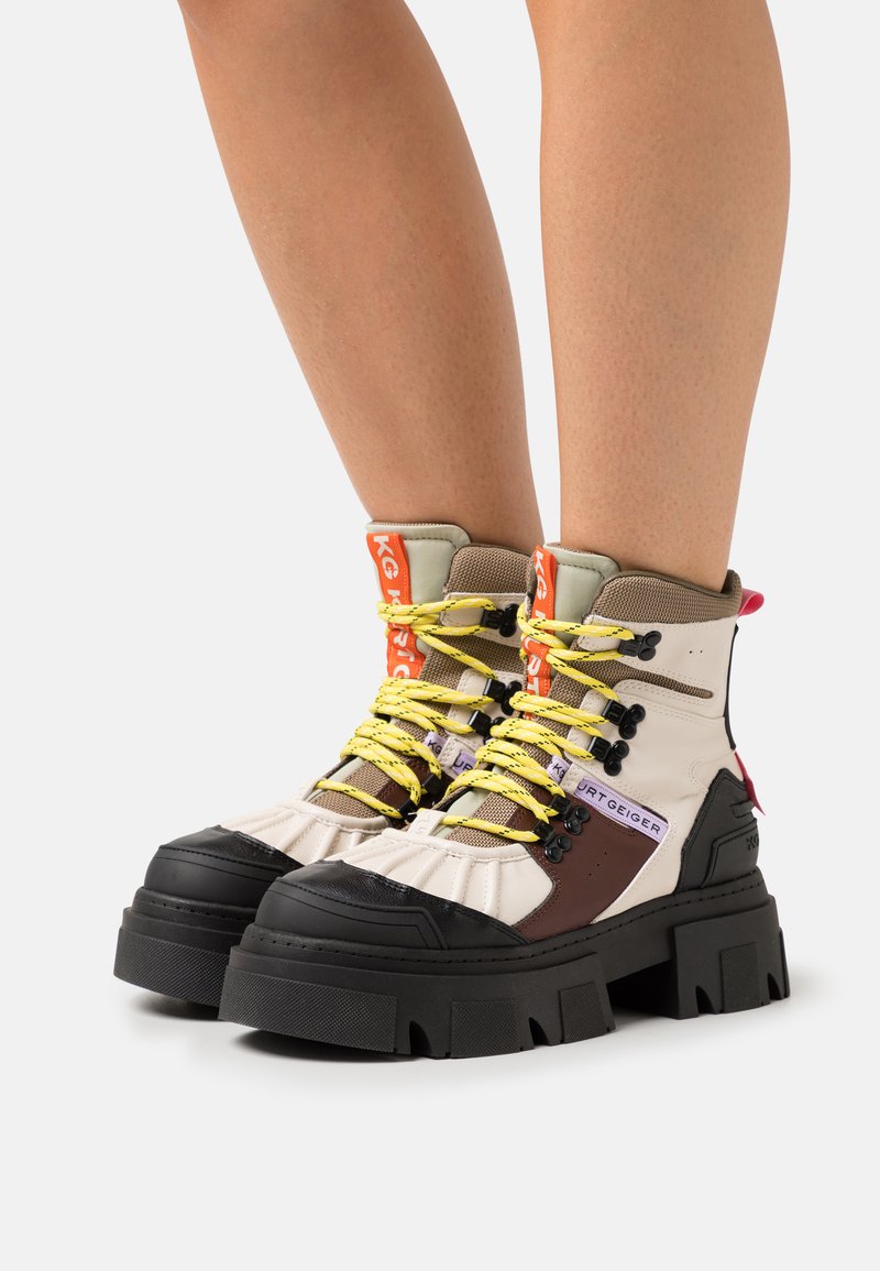 KG Kurt Geiger VEGAN TREKKER PUMPED HIKER Plateaustøvletter bone