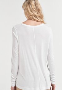 Next Top s dlouhým rukávem - white